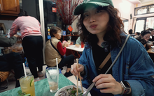 Khách Trung Quốc mê mẩn 1 món bún Việt Nam, thử miếng đầu đã thốt lên: "Đây là món bún ngon nhất”