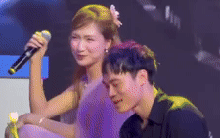 Hoà Minzy-Văn Toàn đẹp đôi sánh vai, netizen soi lời nhắn "ám muội" trên mức tình bạn