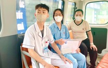 Nữ sinh vừa mổ ruột thừa được xe cấp cứu đưa đến điểm thi tốt nghiệp