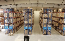 Theo dõi một người đàn ông vừa xin việc, công an phát hiện kho hàng giả trị giá gần 200 tỷ đồng, thu giữ 190.000 sản phẩm nhái thương hiệu nổi tiếng