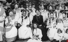 Bộ ảnh cũ thời nhà Thanh: Từ buổi tiệc của công chúa tới những khung cảnh nhìn mà nao lòng