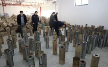 Theo dõi 2 đơn vận chuyển, phanh phui đường dây buôn thuốc giả quy mô 35.000 tỷ đồng, tịch thu 50 tấn hàng nhái hãng dược nổi tiếng như Sanofi, Pfizer