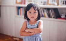 Phát hiện đáng kinh ngạc: Thứ thực sự hủy hoại tương lai con trẻ chính là 3 dạng "năng lượng đen" này từ cha mẹ!