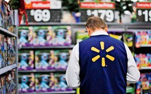 Ngày tàn của 15,5 triệu lao động bán lẻ: Doanh số càng tăng, sa thải càng nhiều, bài học Walmart tăng 150 tỷ USD doanh thu nhưng đuổi việc tới 70.000 người