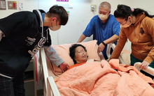 Người phụ nữ đột quỵ sau khi gội đầu vào mùa hè! Cảnh báo: Sau 60 tuổi, khi gội đầu cần ghi nhớ “4 không”