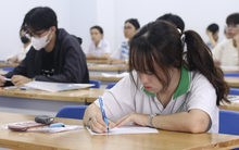 Sự cố thi đánh giá năng lực đợt 2 do cán bộ coi thi nghe nhầm chuông báo giờ