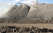 Trung Quốc 'bật đèn xanh' xuất khẩu mặt hàng Mỹ không thể sản xuất dù chỉ 1 gram, cứu nguy cho các ông lớn ô tô Mỹ