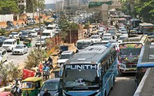 Bị mắc kẹt vì tắc đường, người đàn ông 62 tuổi tử vong trước khi đến bệnh viện