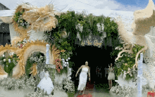 Độc lạ cổng cưới “hàng khủng” ở miền Tây gây sốt MXH: Nhìn tưởng tốn hàng trăm triệu, hóa ra cực rẻ