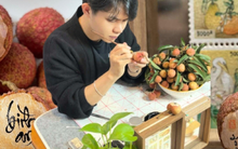 Viết thư pháp trên quả vải thiều, chàng trai gen Z Hà Nội gây sốt mạng