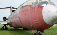 Cận cảnh máy bay Boeing bị "bỏ rơi" 18 năm tại Nội Bài