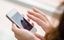 Mới 20 tuổi đã đột quỵ: Cơ thể gửi tín hiệu cảnh báo khi dùng điện thoại nhưng bị "làm ngơ"