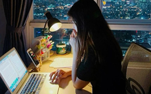 Giữa bão sa thải, cô gái 26 tuổi vẫn giữ được 3 công việc: Thu nhập 65 triệu đồng/tháng!