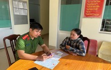 Người phụ nữ ở Tây Ninh đi trình báo do nghi ngờ bị lừa đảo, kết quả được Công an phát hiện ứng dụng lạ được cài trong điện thoại