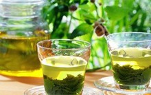 Loại lá bán đầy chợ Việt, vốn là "thức uống của người nghèo" đang khiến thế giới chi gần 100 triệu USD nhập khẩu trong nửa đầu năm