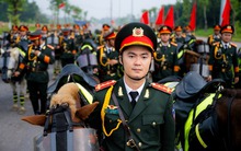 Theo chân Cảnh sát cơ động Kỵ binh luyện tập cho Quốc khánh 2/9: Một buổi huấn luyện có gì đặc biệt?