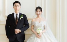 "Nam thần" U23 Việt Nam lên xe hoa cùng hot girl tốt nghiệp xuất sắc NEU, visual cô dâu chú rể gây sốt