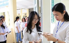 Phổ điểm thi tốt nghiệp THPT 2025: Thí sinh than đề khó nhưng điểm 10 tăng gấp 500 lần!
