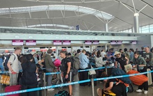 Mua tour trọn gói đi Úc, khách méo mặt vì chuyến bay bị delay… 2 ngày!