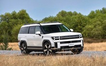 Sau khuyến mại, Hyundai Santa Fe bất ngờ 'ngang giá' - chọn xe nào?