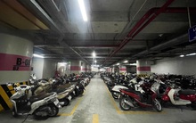 Hà Nội tiến tới không còn xe máy chạy xăng trong vành đai 1: Cư dân chung cư sạc pin xe điện ở đâu?