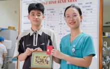 Sáng hóa trị, tối học bài, nam sinh mắc ung thư máu đạt 28 điểm, á khoa khối A00 của trường cấp 3