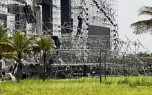 Mưa to, gió lớn làm sập sân khấu, siêu nhạc hội Superfest 2025 tại Quảng Ninh hoãn khẩn cấp