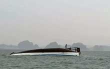 Lật tàu tham quan vịnh Hạ Long, nhiều người mất tích