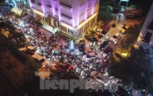 Thi công đường gom đại lộ Thăng Long: Đi gần ba tiếng không qua chỗ tắc, người dân gửi xe đi bộ về nhà