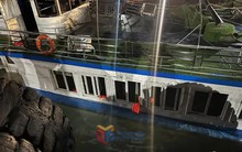 Vụ đắm tàu trên Vịnh Hạ Long: Tàu được kéo lên khỏi mặt nước để tìm kiếm người mất tích