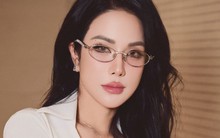 Diệp Lâm Anh sượng trân khi liên tục thấy 1 điều giữa sóng livestream