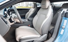 Ở Việt Nam có chiếc xe đi 1 km 'đánh rơi' hơn 2 triệu đồng, đi chưa tới 5.000 km đã rớt giá gần 40%