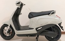 Ảnh thật VinFast Evo Grand: Hai người ngồi có chật không, cốp xe có thể lắp thêm pin phụ trông ra sao?