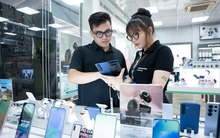 Điện thoại gập không còn là "đồ chơi nhà giàu": Galaxy Z Fold7 và Flip7 khiến người Việt chịu chi hơn bao giờ hết, xếp hàng từ tận 7 giờ sáng để mua máy mới