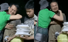 Người đàn ông ôm ngực bật khóc khi nhận cứu trợ giữa vùng lũ Nghệ An: "Nhà cửa còn gì đâu, trắng tay rồi"