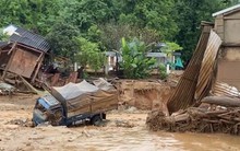 Lũ quét khiến 4 người chết và mất tích, nhiều nhà dân bị hư hỏng