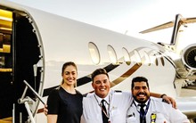 Cựu tiếp viên hàng không hé lộ bí mật trên chiếc chuyên cơ của giới siêu giàu