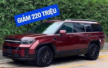 Giá Hyundai Santa Fe tiếp tục ‘dò đáy’: Bản ‘full’ giảm 220 triệu đồng, giá thấp hơn CUV hạng C nhưng người mua phải đánh đổi 1 thứ