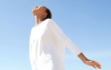 Phụ nữ sau tuổi 50 cứ đứng kiểu này: Mỡ bụng giảm giúp bụng phẳng, bớt nguy cơ mắc bệnh mãn tính