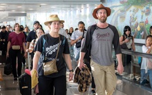 Khách bay tăng cao, hàng không khai thác vượt công suất