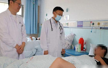 Nam thanh niên 23 tuổi đầu gối sưng to như bánh bao vì uống thứ nước hấp dẫn này mỗi ngày