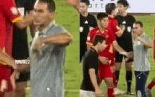 Thái độ khó hiểu: HLV Indonesia xua tay, từ chối bắt tay HLV Kim Sang-sik sau trận thua U23 Việt Nam, tuột chức vô địch