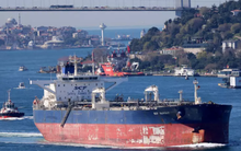 Sóng gió đến với dầu Nga: Mỹ ra tín hiệu ‘dằn mặt’, cứu tinh lớn nhất lập tức ngưng mua hàng, sắp đón loạt trừng phạt thứ cấp kể từ tháng 8