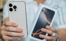Nhiều mẫu iPhone đang giảm giá "sập sàn", có mẫu chỉ còn nửa giá