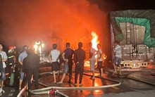 Quảng Trị: Xe Container và xe tải đối đầu bốc cháy giữa đêm, một người tử vong