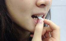 Nhai loại kẹo này 8 phút, bạn đã nuốt hàng nghìn hạt vi nhựa vào người: 5 nguồn ẩn chứa vi nhựa ít ai ngờ tới