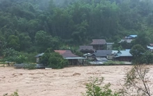 Lũ quét rạng sáng ở Điện Biên, hai trẻ bị vùi lấp, nhiều nhà cuốn trôi