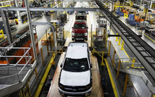 'Nỗi đau' của hãng xe 'made in America': Chi phí làm 1 chiếc ô tô đắt hơn 5.000 USD so với nơi khác