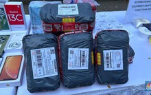 Đột kích một cửa hàng, công an tóm gọn đường dây sản xuất điện thoại giả nhập lậu từ Trung Quốc, tịch thu hơn 5.000 sản phẩm trị giá gần 28 tỷ đồng