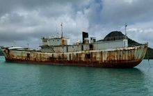 Cận cảnh con tàu hoang nghìn tấn vừa được đề xuất đánh chìm ở Côn Đảo